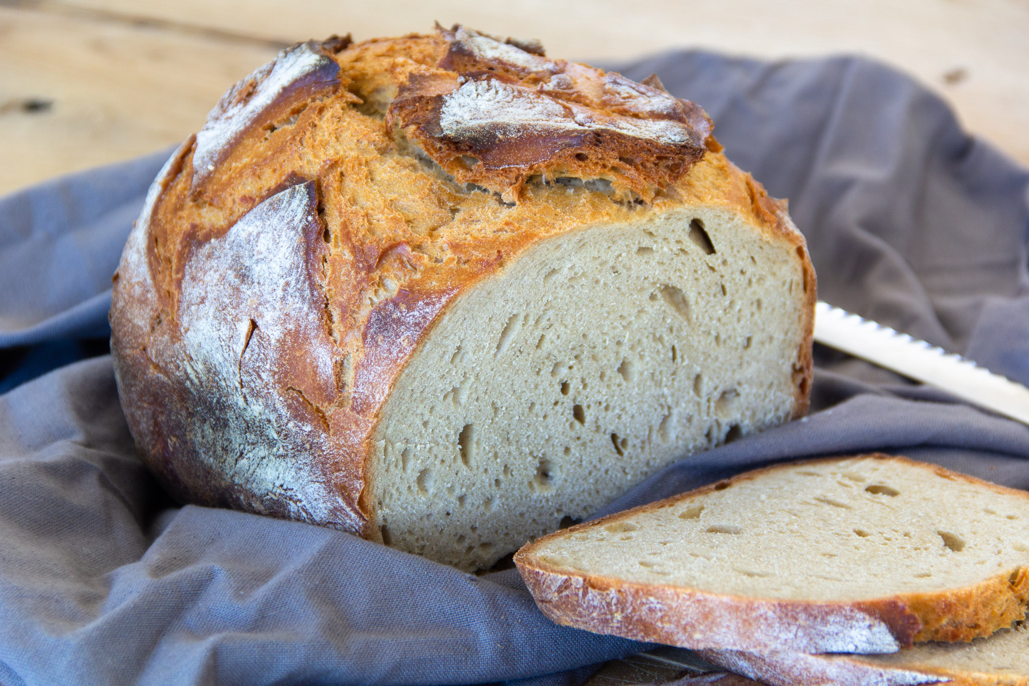 Rezept: Brot - innen fluffig, außen knusprig - Weingut Bihlmayer